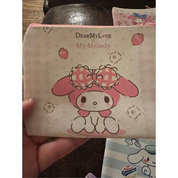 Miniso Sanrio Money Zipper Pouches Set of 4 - Picture 4 of 5